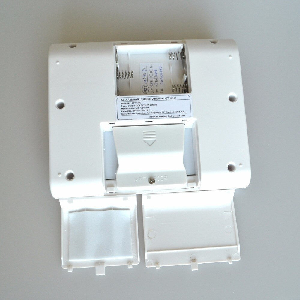 New XFT-120C Automatic External Defibrillator Simulator Trainer AED First Aid CPR Trainer With Electrode Pads In English&Russian.