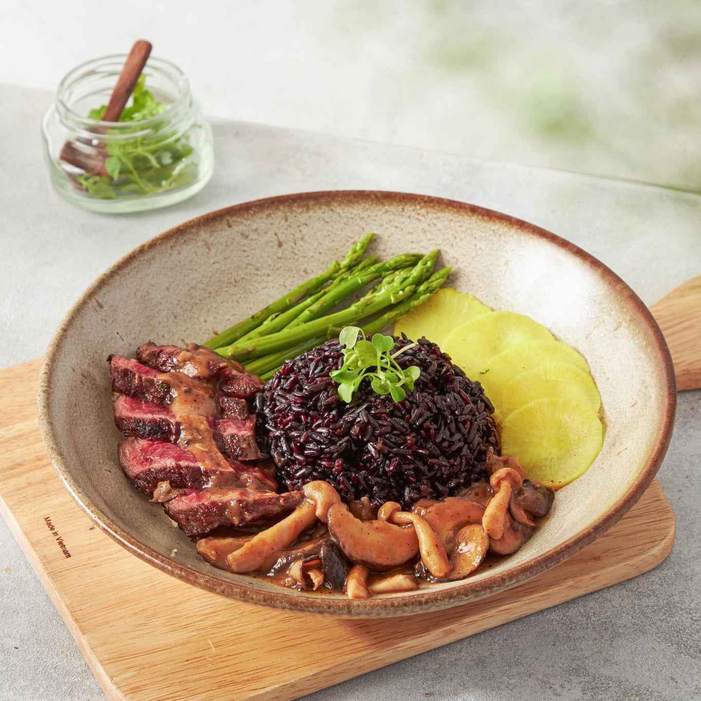 Cơm Bò Steak Nấm Măng Tây