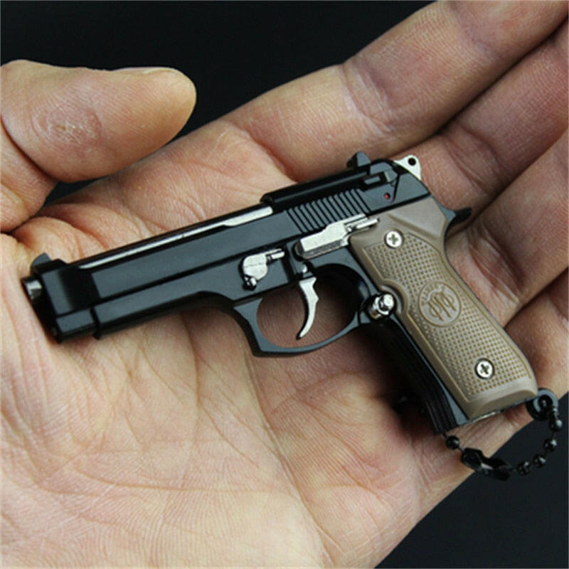 wtf 2022 High Quality Metal Pistol Gun Miniature Model 1:3 Beretta 92F Colt 1911 Glock 17 Keychain Men&#39;s and Women&#39;s Birthday Gifts.