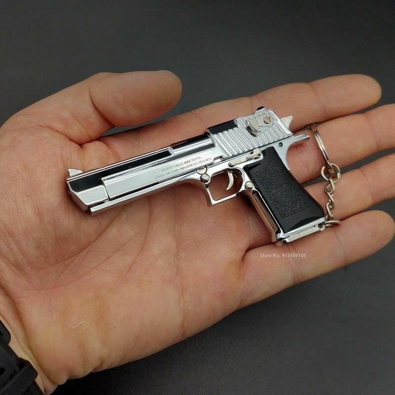 wtf 2022 High Quality Metal Pistol Gun Miniature Model 1:3 Beretta 92F Colt 1911 Glock 17 Keychain Men&#39;s and Women&#39;s Birthday Gifts.