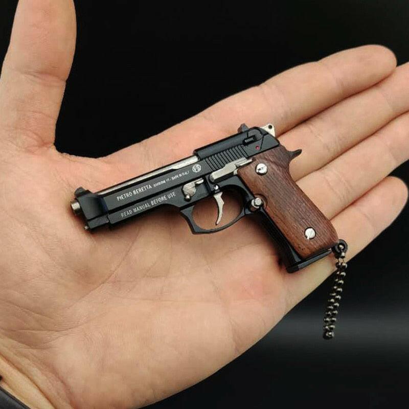 wtf 2022 High Quality Metal Pistol Gun Miniature Model 1:3 Beretta 92F Colt 1911 Glock 17 Keychain Men&#39;s and Women&#39;s Birthday Gifts.