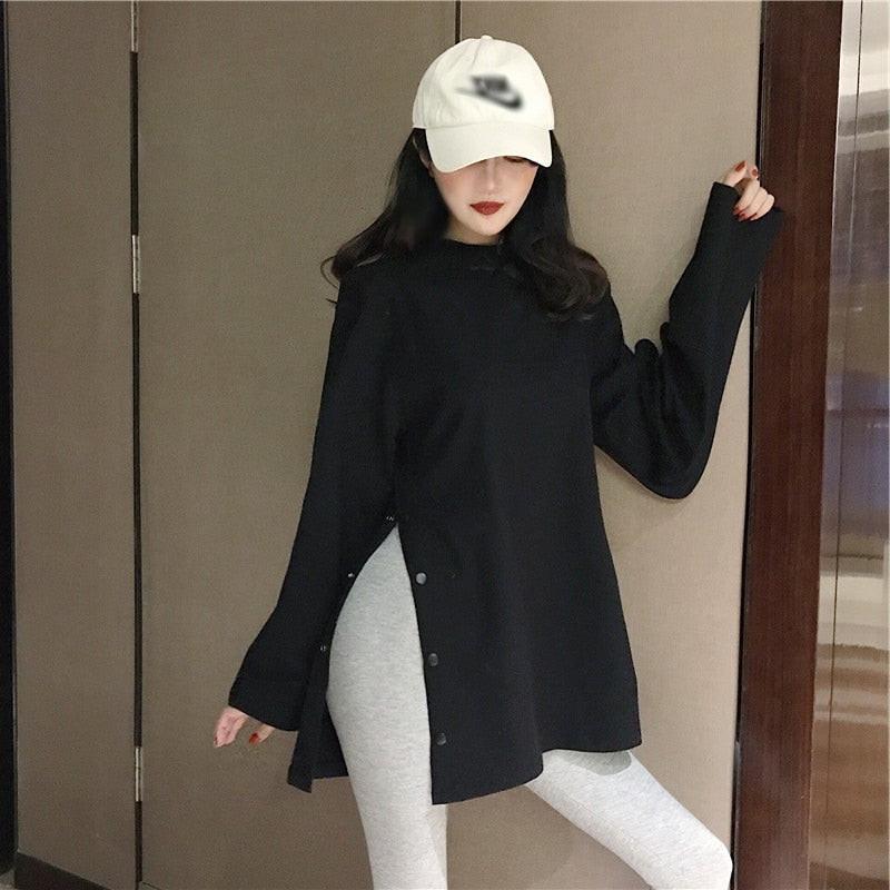 White and black oversized long T-shirt for women with split side buttons, O-neck, Harajuku style, perfect for spring and autumn.